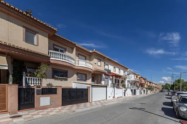 Casa en Cullar Vega con todas las comodidades a tu alcance. — 35