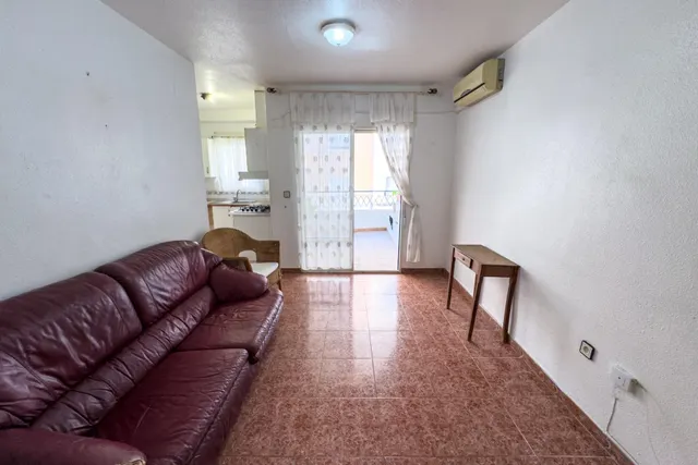 Piso en primera planta en Plaza de La Habana (Parque del Cuba) — 70 m2, 3 dormitorios, balcón amplio y patio comunitario — 2
