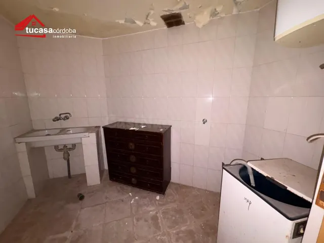 CASA DE 71 m2 PARA REFORMA INTEGRAL EN EL BARRIO DEL NARANJO - foto 4