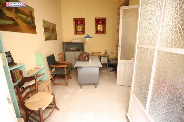 CASA PARA REFORMA ÍNTEGRA O DERRIBO UBICADA JUNTO A C/ EMILI - foto 3