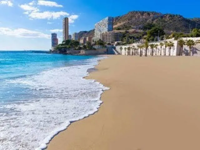Edificio en Venta en el Corazón de Alicante - Oportunidad Única — 9