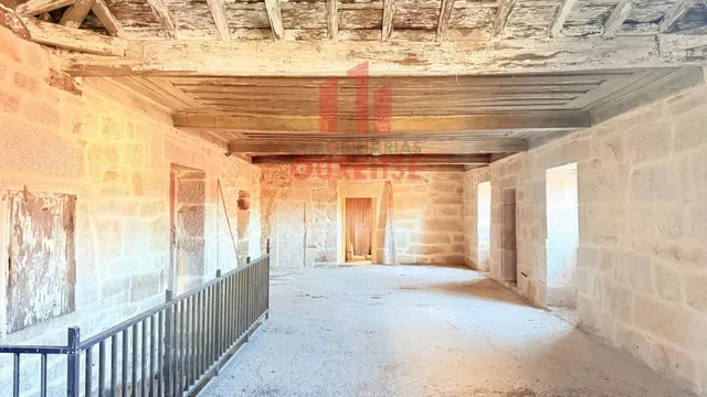 CASA TRADICIONAL DE PIEDRA CON GRAN PARCELA Y ANEXOS EN ABAVIDES (OURENSE) — 6