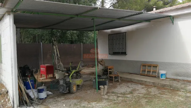 SE VENDE CASA CON TERRENO DE MÁS DE 3000 MTS EN LA URB. OJOS DE SAN JORGE JUNTO A LOS PRADOS — 42