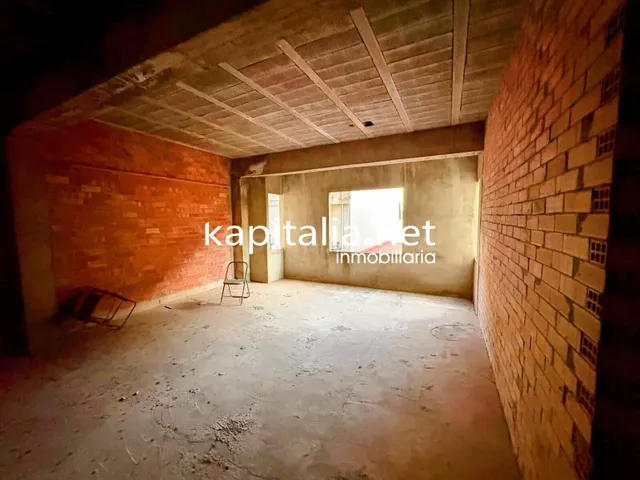 EDIFICIO DE 3 PLANTAS PARA TERMINAR DE CONSTRUIR A LA VENTA  - foto 4