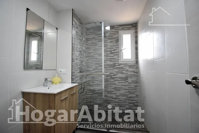 ¡SEGUNDA LÍNEA DE PLAYA! EXTERIOR REFORMADO CON GARAJE, PISCINA Y TERRAZA — 37