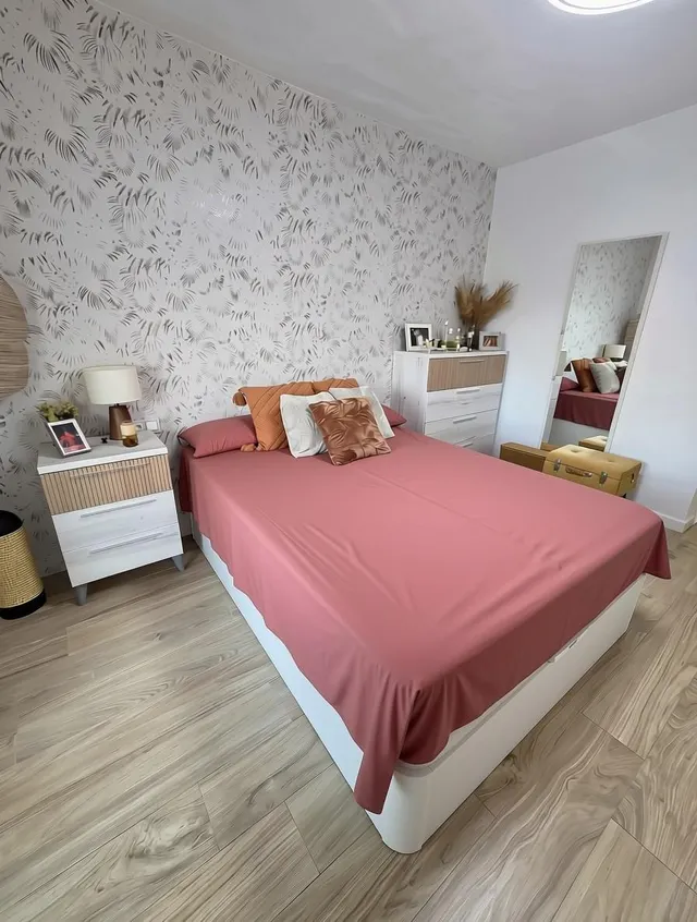 Exclusiva residencia de diseño en Primera Linea de Playa: luz mediterránea, amplias estancias y terraza frente al mar en la zona más codiciada de Málaga — 14