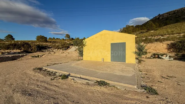 PARCELA CON CONSTRUCCIÓN - foto 3
