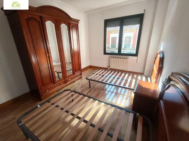 Piso en alquiler en avenida portugal de 4 dormitorios con garaje y trastero — 22