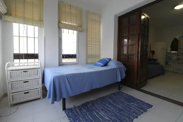 Estudio en residencial con piscina — 18