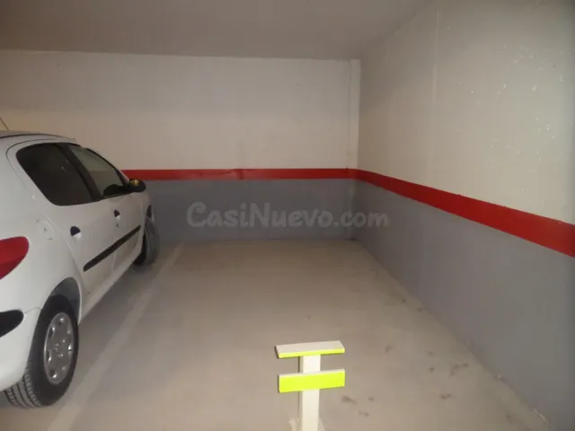 Se venden 8 plaza de garaje en calle Campo ideal como invers - foto 2