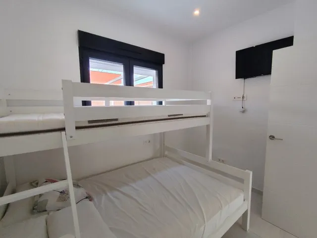 Casa adosada en venta en Bigastro con 3 dormitorios, 3 baños, solárium privado de 39 m2 y piscina comunitaria — 11
