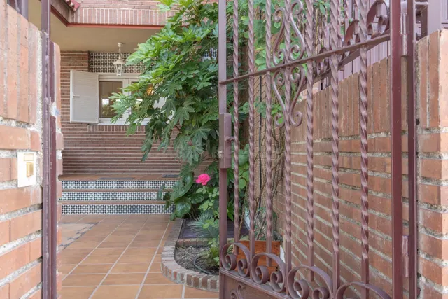 Excepcional chalet pareado cerca a Avenida Europa en Pozuelo de Alarcón — 2