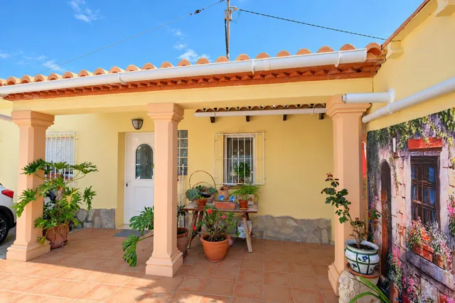 Descubre esta impresionante villa reformada ubicada cerca de Calpe, a pocos minutos andando del centro y las playas — 35