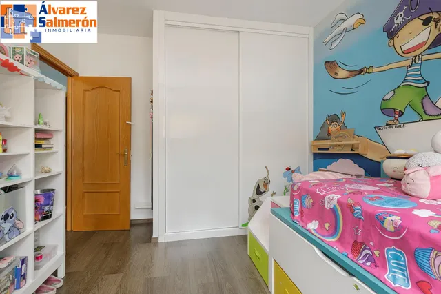 ¡Tu nuevo hogar te espera en Churriana de la Vega! Casa adosada con patio, garaje y futura parada de metro a pocos pasos. — 11