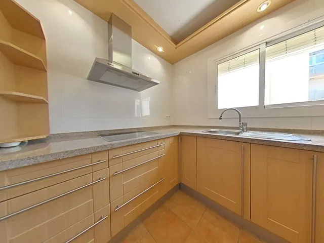 GRANDE PISO CALLE VALENCIA — 26