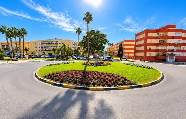 ¡piso en el recinto ferial de Los Barrios! — 17