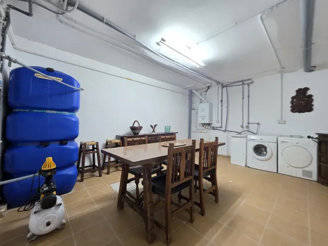 Chalet esquinero adosado en Vilafortuny — 9