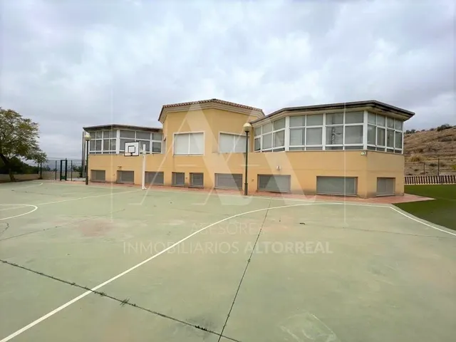 SE VENDE NEGOCIO EN MONTEPRINCIPE — 19
