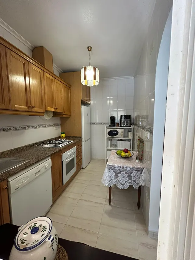 Apartamento cerca del mar, Alicante, Torrevieja. 2 habitaciones, 73 m2, 200 metros del mar — 8