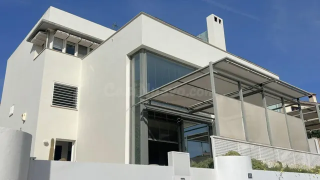 LA BONANOVA MODERNA CASA CON VISTAS AL MAR, PISCINA Y GARAJE - foto 4