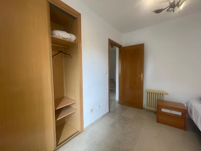 Amplia habitación  en Granada, Ideal para Estudiantes — 20