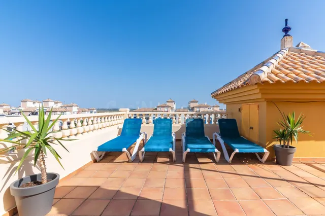 Ático de 3 dormitorios con vistas al mar, gran solárium y ga - foto 3