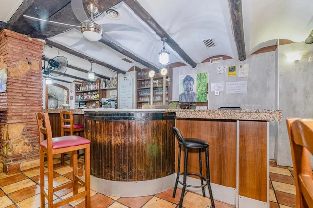 Bar en funcionamiento con local en propiedad, terraza y negocio completo en Atarfe — 22