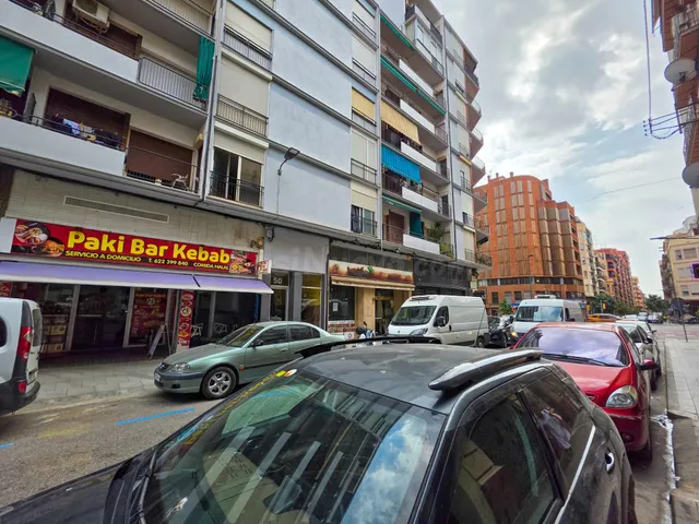 ¡Oportunidad para inversores en Lleida! Local comercial en r