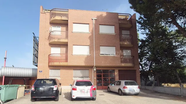 ÁTICO VENTA VILLARES DE LA REINA. Urbis te ofrece un ático e