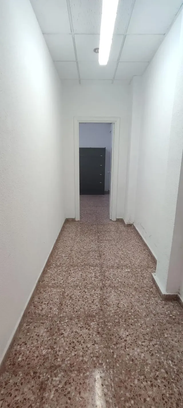 Amplio Local Comercial en Ciudad de Asís, Alicante - Oportunidad Única — 5
