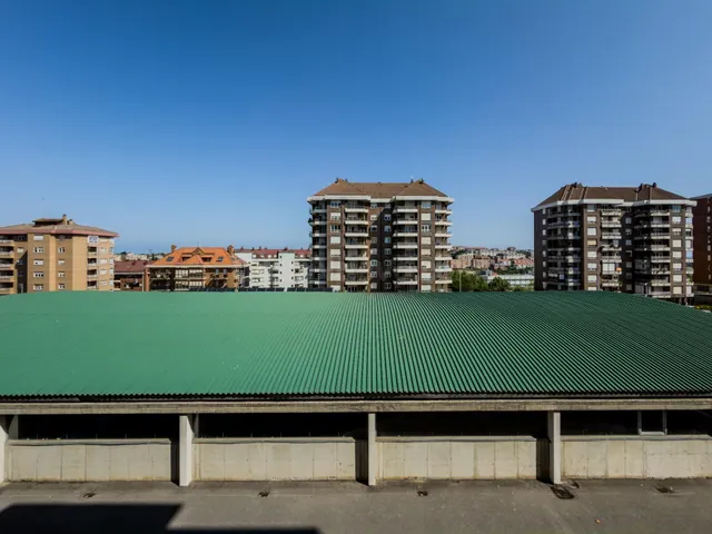 Piso con terraza a la venta en Fernando de Los Rios. - foto 4