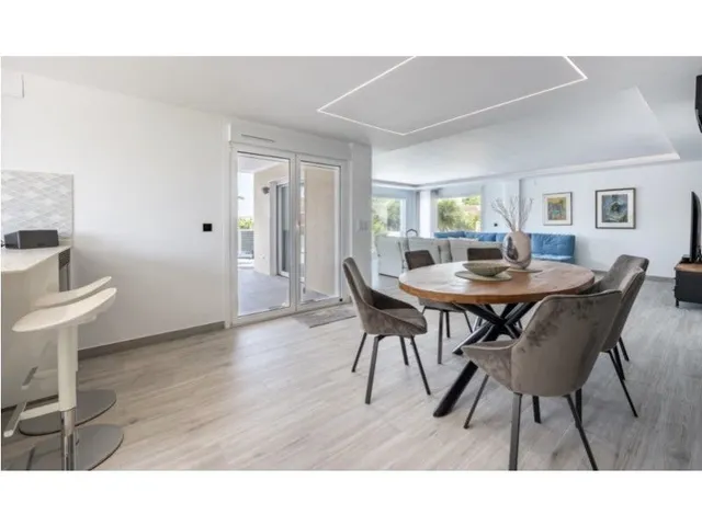 Villa 4 habitaciones 350m² en venta - Pueblo — 25