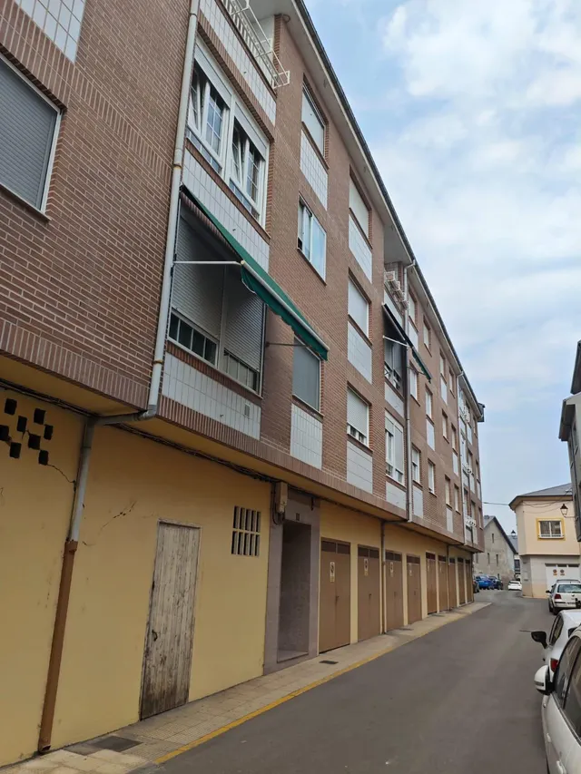 VENTA PISO CACABELOS CENTRO — 33