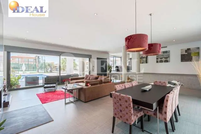 Ref.: A8488G7. Increible chalet de lujo y diseño, parcela 1500 m2,  piscina propia, pista de padel. — 8