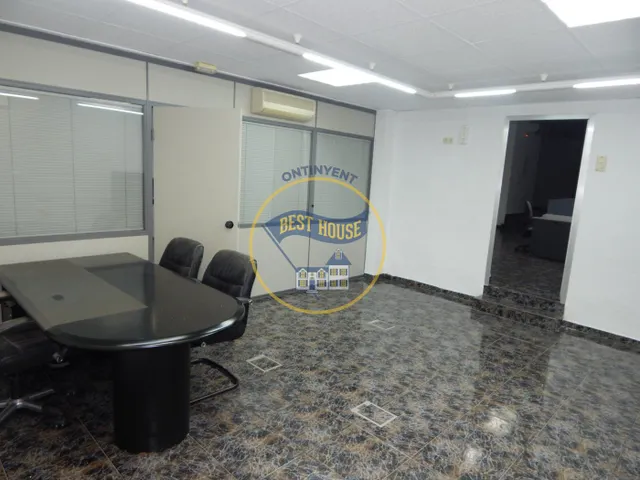 LOTE DE TRES LOCALES EN EL LLOMBO — 22