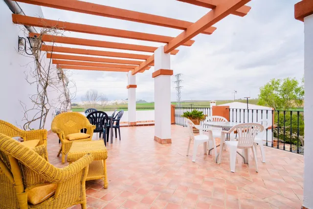 VENTA CASA CON TERRENO, PISICINA Y RESTAURANTE. — 15