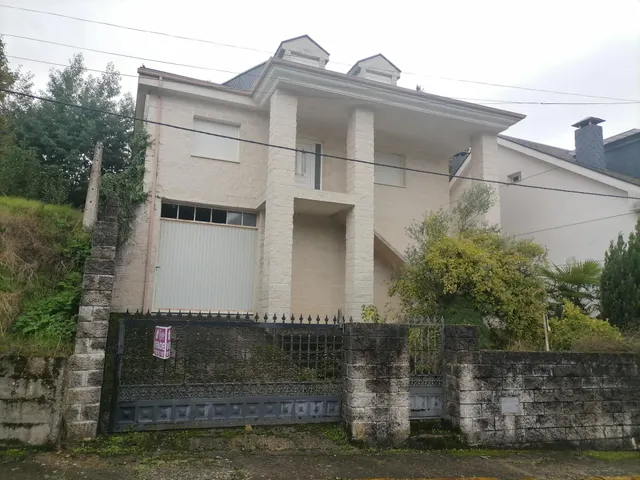 OPORTUNIDAD CHALET EN CONSTUCCION EN VILLAFRANCA DEL BIERZO
