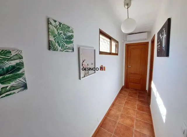 Casa con terreno en Urbanización La Redonda, Canals - Oportunidad única — 4