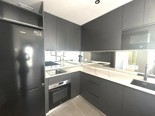 Piso 2 habitaciones 66m² en alquiler - López de Gomara — 11