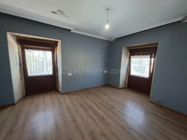 Oportunidad de Inversión: Nave Industrial con Anexo Habitaci - foto 2