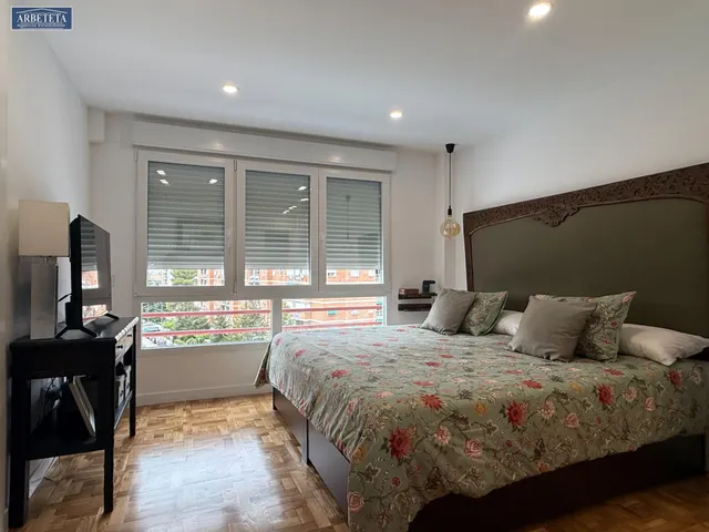 Inmobiliaria Arbeteta vende piso de cuatro dormitorios en zona Constitución — 32