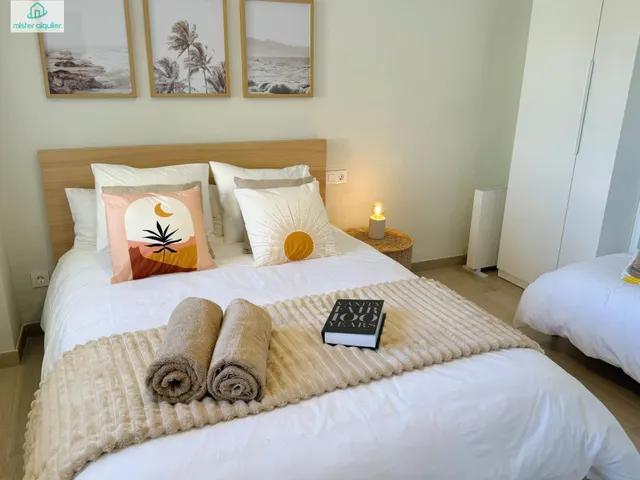 EXCLUSIVO APARTAMENTO REFORMADO EN EL CAMPELLO CON TERRAZA, PISCINA Y UBICACIÓN PRIVILEGIADA JUNTO AL MAR — 28