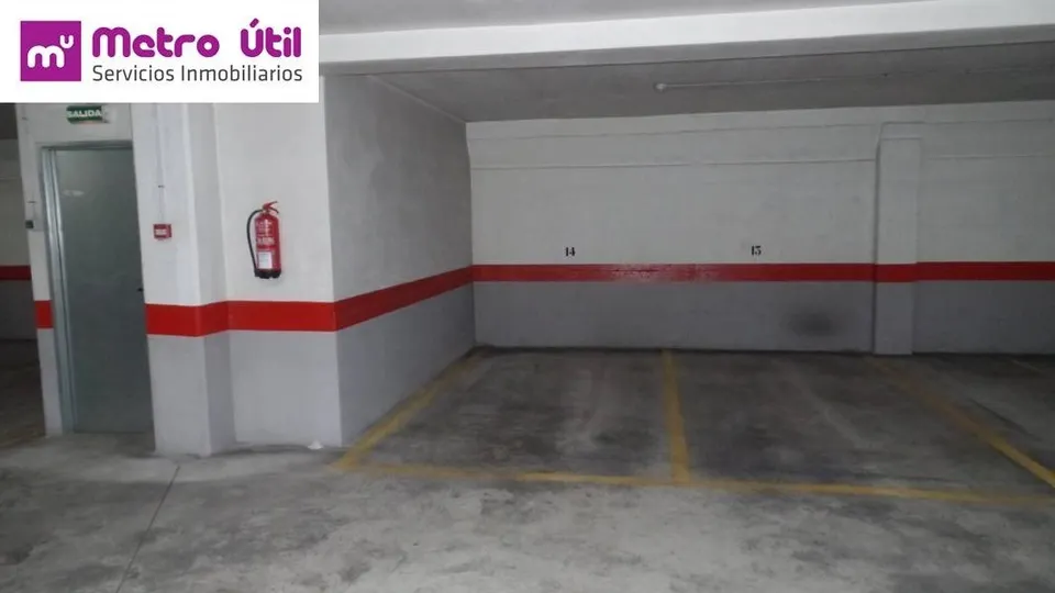 SE VENDE AMPLIA PLAZA DE GARAJE (COCHE Y MOTO)