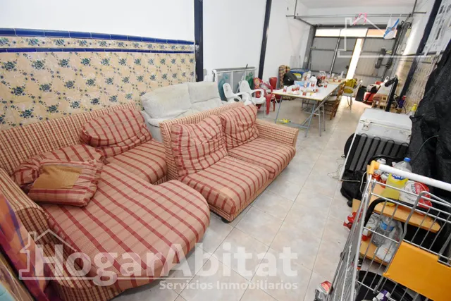 ¡OPORTUNIDAD DE INVERSIÓN! CASA CON BALCÓN Y PATIO EN EL CENTRO — 7