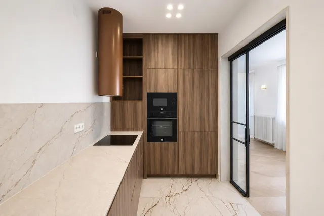 VIVIENDA DE LUJO CON DISEÑO EXCLUSIVO Y BALCONES EN LISTA — 11