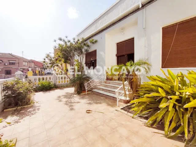 Maravillosa casa de pueblo con jardín y piscina privada en l