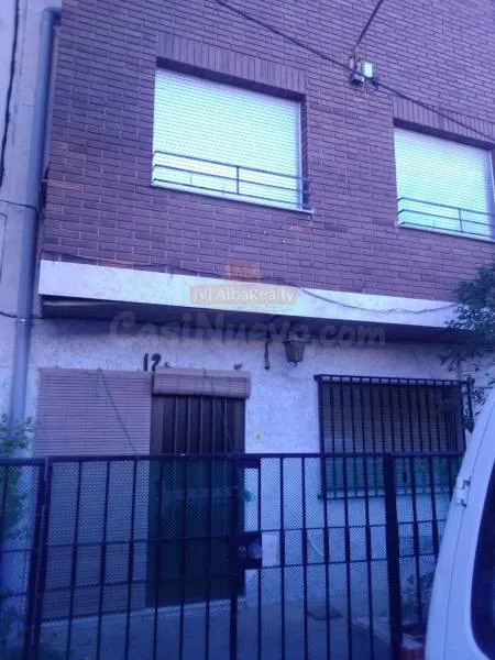Edificio comunicado con casa  en Requena una oportunidad unica — 2