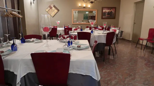 Local Comercial:  RESTAURANTE — 8