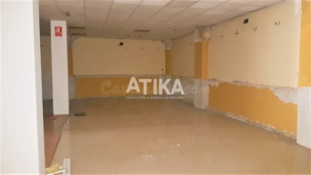 LOCAL COMERCIAL CON EXTRACCIÓN DE HUMOS EN ZONA SAN JOSÉ - foto 5