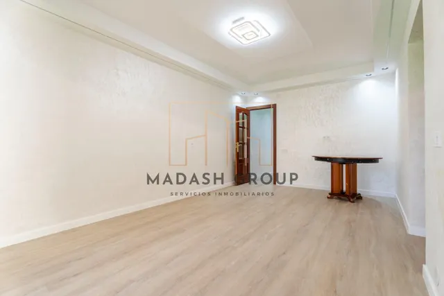 Exclusiva vivienda de 4 dormitorios, totalmente reformada, a 550m del puerto y la playa de Cambrils. — 34